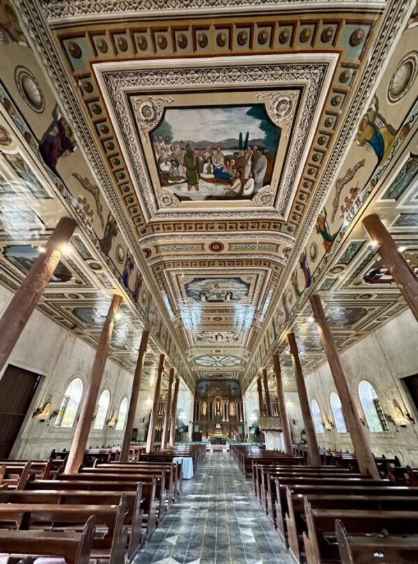 copy of albur church inside